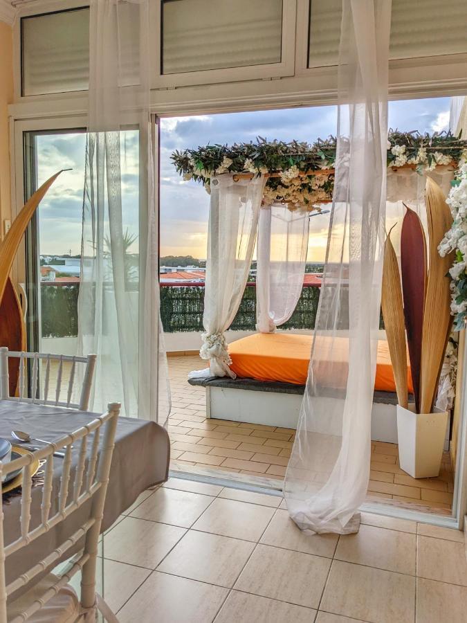 Апартаменты Penthouse With Sea View & Private Terrace Гия Экстерьер фото