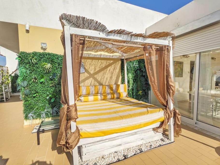 Апартаменты Penthouse With Sea View & Private Terrace Гия Экстерьер фото